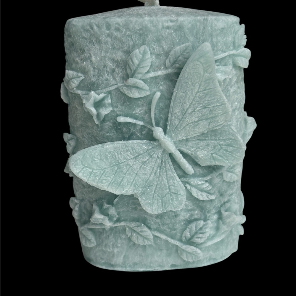 Elegant Butterfly Embossed Candle - Light Blue